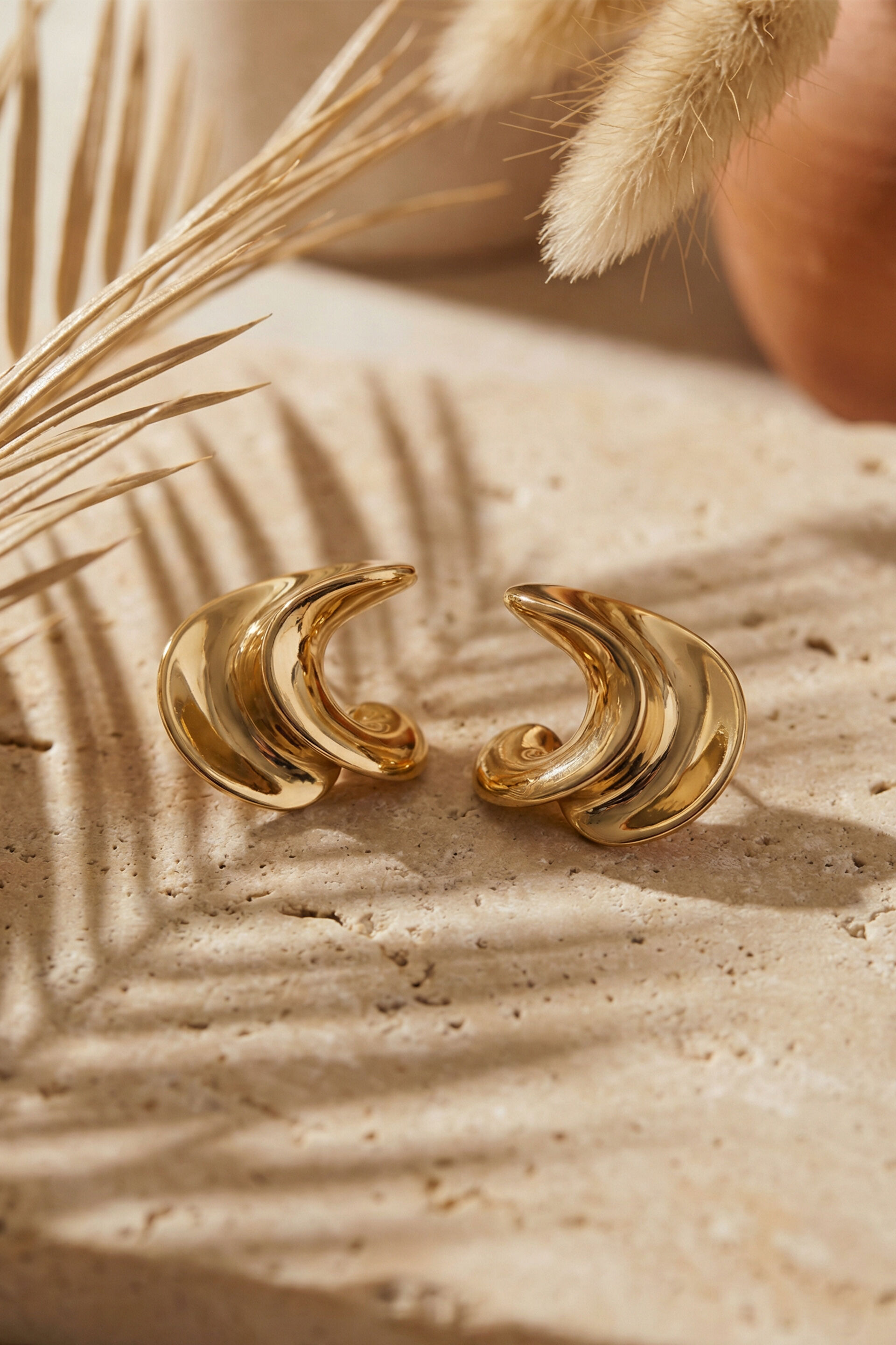 Golden Curve Stud Earrings, , image 3